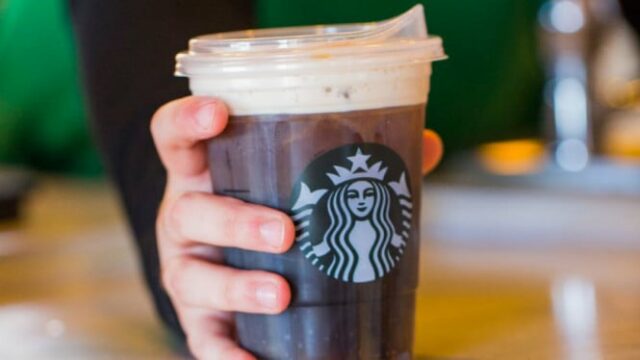 Starbucks quer 'voltar às raízes'

