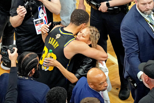 Steph Curry reage ao post IG de sua mãe, que explica que sua avó Candy Adams faleceu. (Foto: @sacurry22/ig)