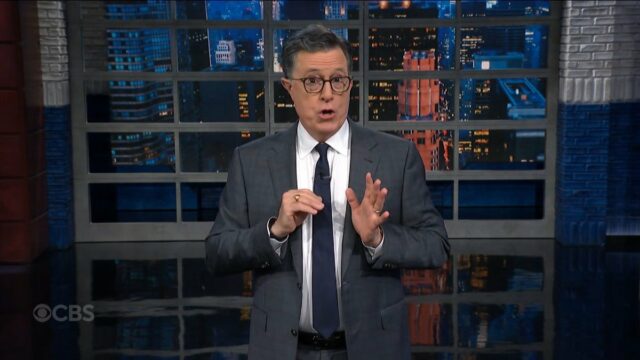 Stephen Colbert diz que Trump "você mesmo" em resposta à celebração do fracasso "Late Show"

