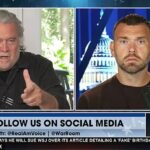 Steve Bannon (foto à esquerda) acredita que a publicação do Wall Street Journal de uma suposta carta de Donald Trump a Jeffrey Epstein faz parte de um Rupert Murdoch para derrubar o presidente