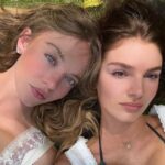 O 'verão perfeito' de Sydney Sweeney consiste em roupas de banho e sandálias Jimmy Choo