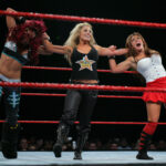 TRISH STRATUS DEVERMENTOS DEVEM LONG Long WWE Rumor