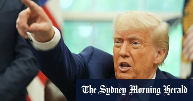 "Tangerine spray bronzeado ': Toy Comoedian Trump depois das cidades da ameaça

