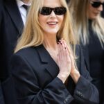 Nicole Kidman não olhou nem perto de sua idade quando participou do Balenciaga Show na Paris Fashion Week na quarta -feira