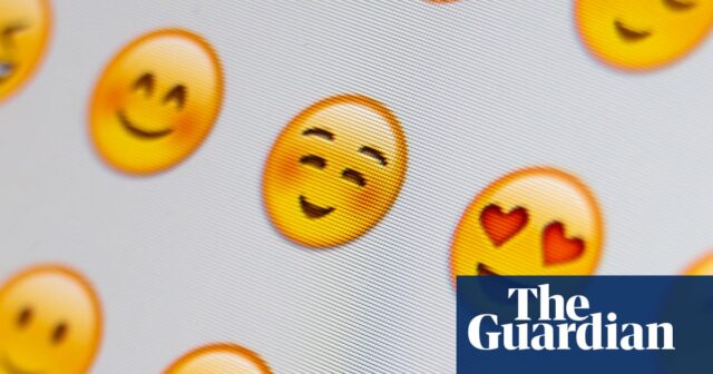 Terapia de texto: o estudo encontra casais que usam emojis em mensagens SMS se sentem mais próximas

