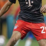 Thomas Muller oferece adeus pelo Bayern de Munique após a derrota na Copa do Mundo de PSG da FIFA Club