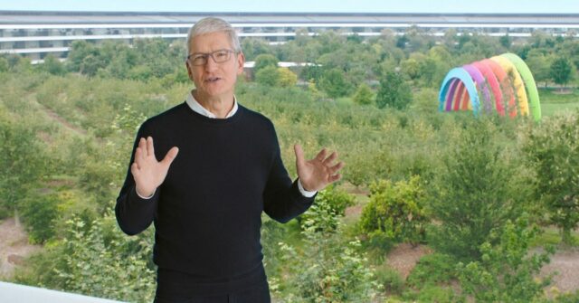 Tim Cook Apple 2025