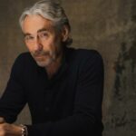 Tony Gilroy nos paralelos da vida real 'assustadora' com o candidato a Emmy 'Andor'