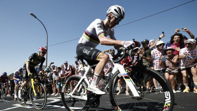 Tour de France 2025: Pogacar cai como um protesto anti-protesto devastando o 11º estágio final

