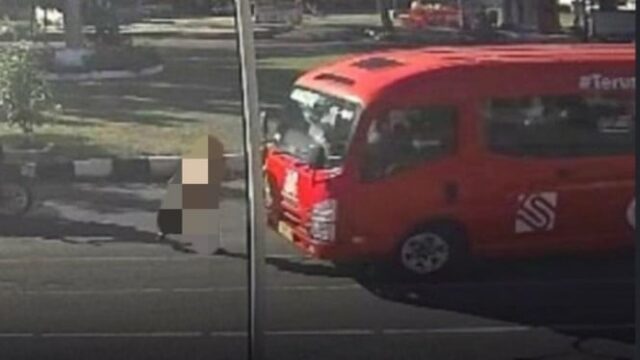 Trans Semarang Brt Autor de Bus Citizen Citizen até se matar, supostamente motorista enquanto dirigia

