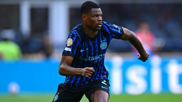 Transfira rumores, notícias: Barcelona Ponder Move for Dumfries

