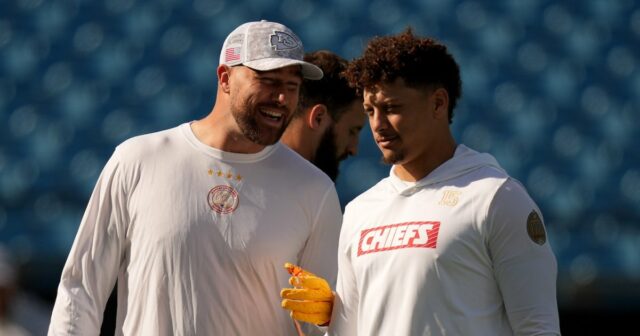 GetTyImages-1535512717-kelce-mahomes.jpg