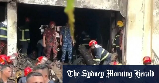 Treinamento da Força Aérea de Bangladesh Crashando no jogo, Mate pelo menos 19

