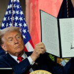 Trump assina 3 ordens executivas da IA na cúpula de IA