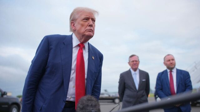 Trump bate na Europa antes da imigração, diz que "terrível invasão" mata o continente


