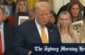 Trump cílios sobre o acima Trump cílios sobre o acima