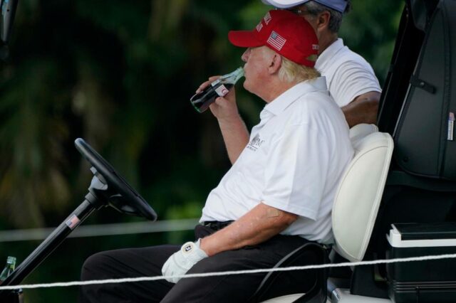 Trump diz que a Coca-Cola usará o açúcar de cana em sua bebida americana. A empresa não confirma isso.


