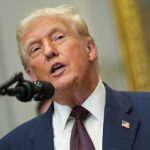O presidente Donald Trump aumentou sua guerra comercial com o Canadá um dia no início de resposta à promessa do Canadá de apoiar o governo palestino