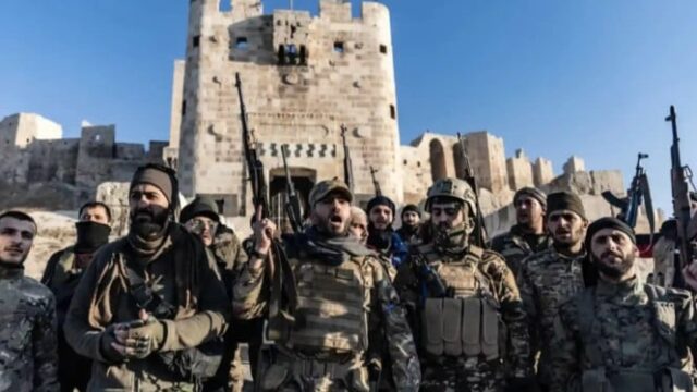 Trump levou a etiqueta terrorista na vida de Tahrir al-Sham Síria

