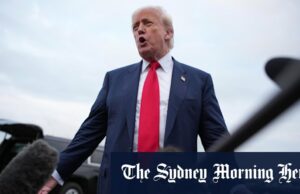 Trump, porém, como um perdão Ghislaine Maxwell, mas ele diz que não é hora de falar sobre isso Donald Trump e a futura esposa, Melania, com Jeffrey Ephesus e Ghislaine Maxwell em 2000.