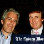 Donald Trump, então sua futura esposa, Melania Knauss, com Jeffrey Ephesus e Ghislaine Maxwell, na Flórida, em 2000.