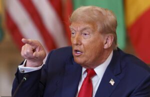 Trump supera 50% de tarifa no Brasil como uma penalidade para o teste de “caça às bruxas” contra o ex -presidente Jair Bolsonaro Trump demitiu uma carta furiosa ao presidente brasileiro Luiz Inácio Lula da Silva na quarta -feira e publica os detalhes em sua nova tarifa