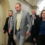 Trump sustenta a estadia de Bongino no FBI em meio a Falsin Fallout