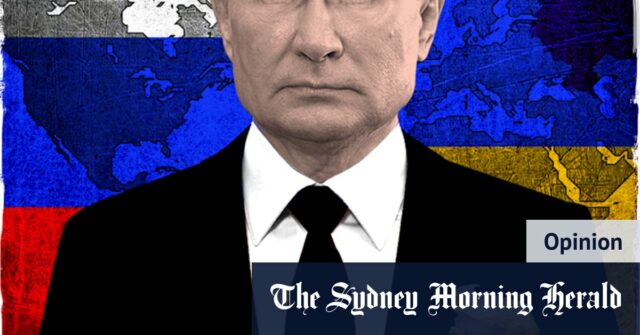 Presidente russo Vladimir Putin, Centro à esquerda: visita uma exposição de todo o Frente do Povo Russo 