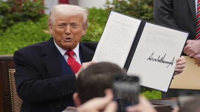 Trump usa uma taxa de importação de 20 % para os produtos dos EUA.


