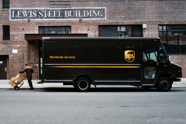 UPS Cutting Staff: que movimentação significa para suas remessas

