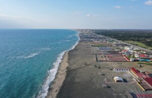 Um adolescente britânico de 17 anos morreu depois que o túnel caiu na praia durante um feriado em família: relatório Um adolescente britânico de 17 anos morreu depois que o túnel caiu na praia durante um feriado em família: relatório