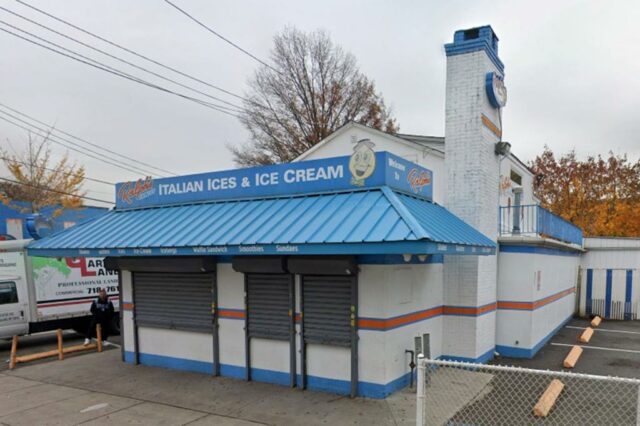O famoso Italian ICES Ralpha - 501 Richmond Ave. Port, Staten Island