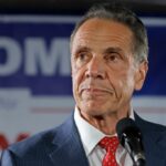 Um novo plano de Andrew Cuomo para punir os nova -iorquinos: ele permanece na corrida