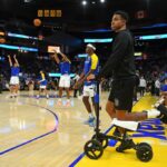 A chance do Chance McMilliam (25), do Golden State Warriors, depende do San Antonio Spurs durante o jogo durante o jogo da Liga de Verão da Califórnia no Chase Center, em São Francisco, Califórnia, no domingo, 6 de julho de 2025, em uma scooter em uma scooter. (Jose Carlos Fajardo/Bay Area News Group).