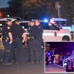 Policiais em um acidente fatal.