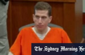 Uma pessoa que foi condenada pela vida de um assassinato quádruplo do Quadruplas Uma pessoa que foi condenada pela vida de um assassinato quádruplo do Quadruplas