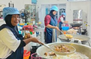 Valor da UNICEF do programa de alimentos nutricionais gratuitos O compromisso do governo indonésio de cumprir os direitos das crianças Valor da UNICEF do programa de alimentos nutricionais gratuitos O compromisso do governo indonésio de cumprir os direitos das crianças