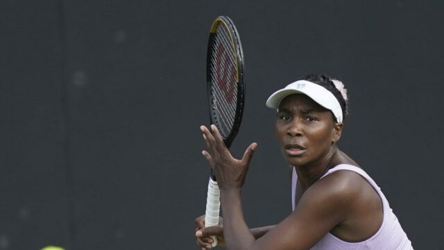Venus Williams "inativo" colocado para retornar ao tênis profissional depois de mais de um ano

