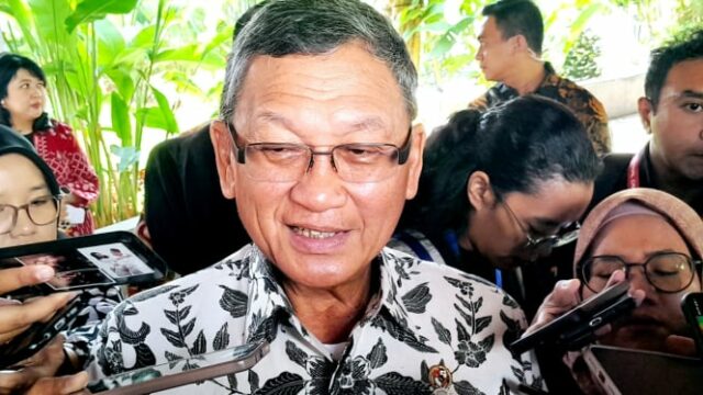 Verificar Arifin Tasrif, o KPK admite que está investigando um caso de suposta corrupção das licenças de gerenciamento de mineração no leste da Indonésia

