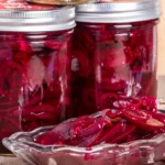 Vermelho para o inverno das irmãs Anastasia. Eles são tão saborosos que ninguém vai resistir a eles