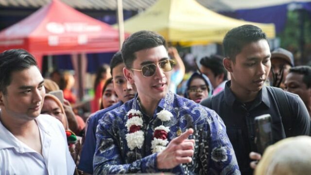 Verrell Bramasta Kasih RP100 milhões para MSME e artistas locais nessas três cidades

