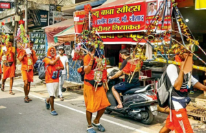 Vice -CM bate Samajwadadi "terrorista" Nota sobre o Kanwar Yatra Vice -CM bate Samajwadadi "terrorista" Nota sobre o Kanwar Yatra