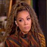 "View" hospedado Sunny Hostin não pensa que o relatório conflitante da lista de Epstein abolido, "que o navio navegou"