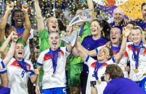 Vitória final do euro feminino: Leoisses Clinch “Melhor desempenho na história do futebol inglês” quando o levam para casa novamente após triunfar sobre a Espanha Vitória final do euro feminino: Leoisses Clinch "Melhor desempenho na história do futebol inglês" quando o levam para casa novamente após triunfar sobre a Espanha