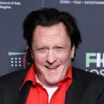 Vivica A. Fox, Jennifer Tilli e mais celebridades lembram -se de Michael Madsen: 'Sem embrulhado em ternura'