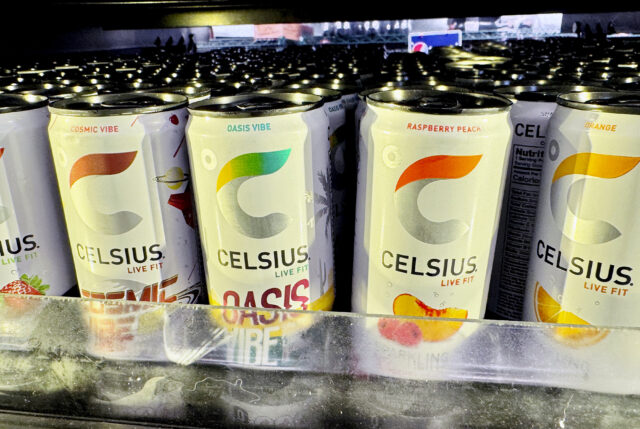 Vodka Seltzers recordou em cães errados, como bebidas energéticas

