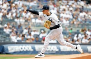 Will Warren ainda solidificando o local na rotação dos Yankees com uma viagem difícil Will Warren arremessou durante o jogo Yankees-Cubs em 13 de julho de 2025.