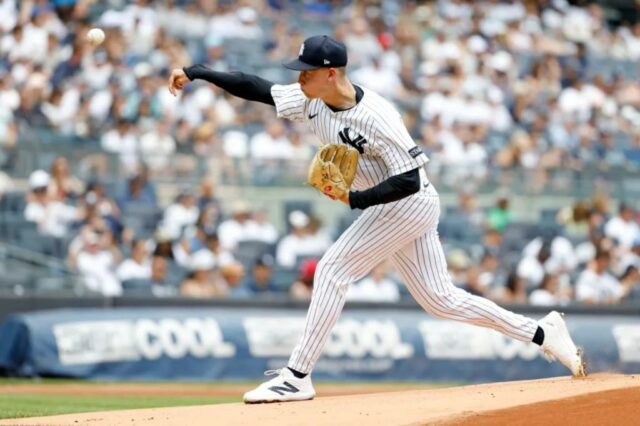 Will Warren arremessou durante o jogo Yankees-Cubs em 13 de julho de 2025. 