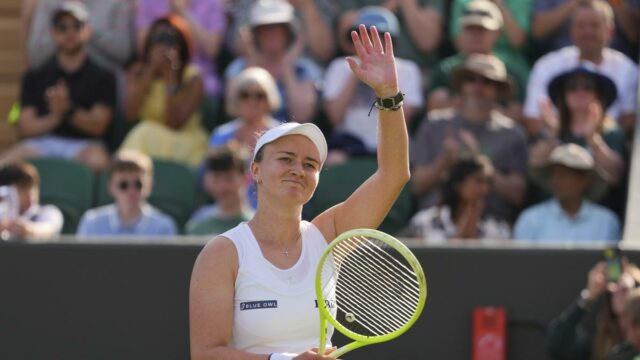 Wimbledon 2025: Delehide Protetive Champion Kreychikova Rims para chegar à terceira rodada

