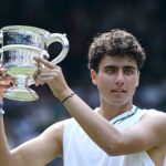 Wimbledon 2025: Ivanov derrotou o qualificador americano Karki para ganhar o título do adolescente